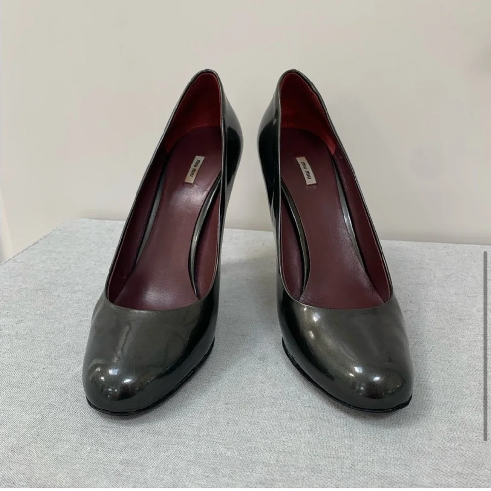 MIU MIU gunmetal grey patent heels - Picture 7 of 7
